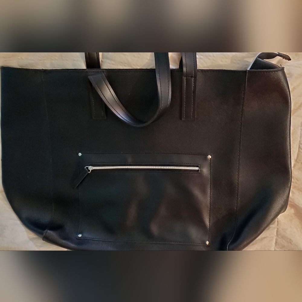 Basic Black Shoulder Bag - image 1